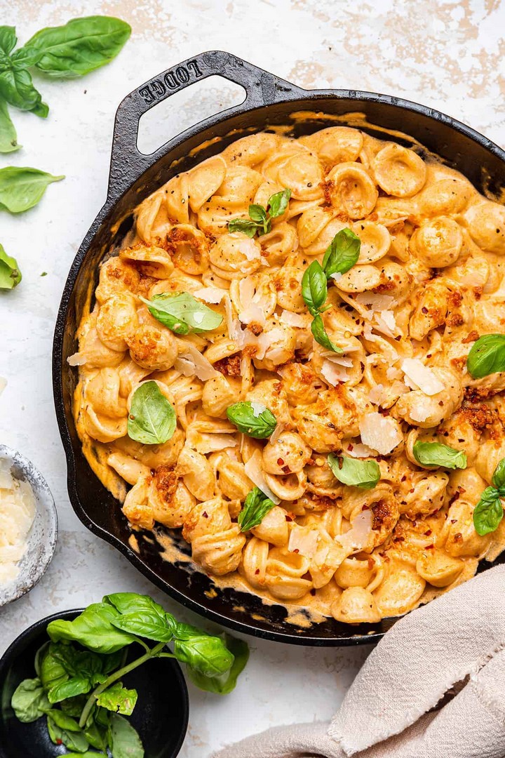 Creamy Sun Dried Tomato Pesto Pasta