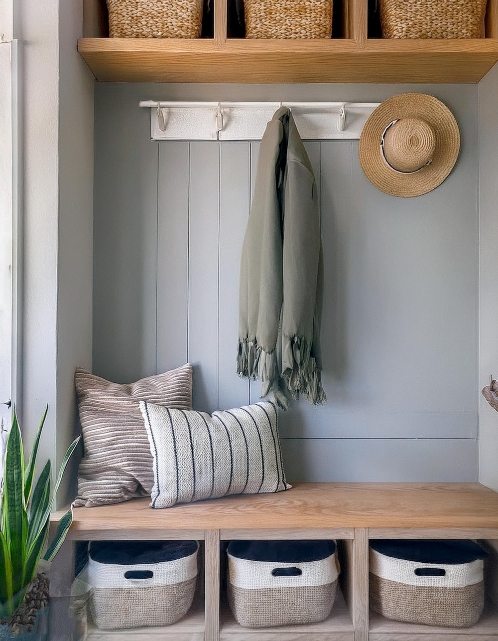 Casual Modern Mudroom Entryway