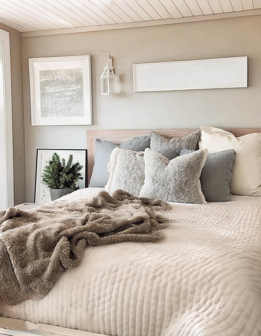 Contemporary Cozy Farmhouse Bedroom Decor